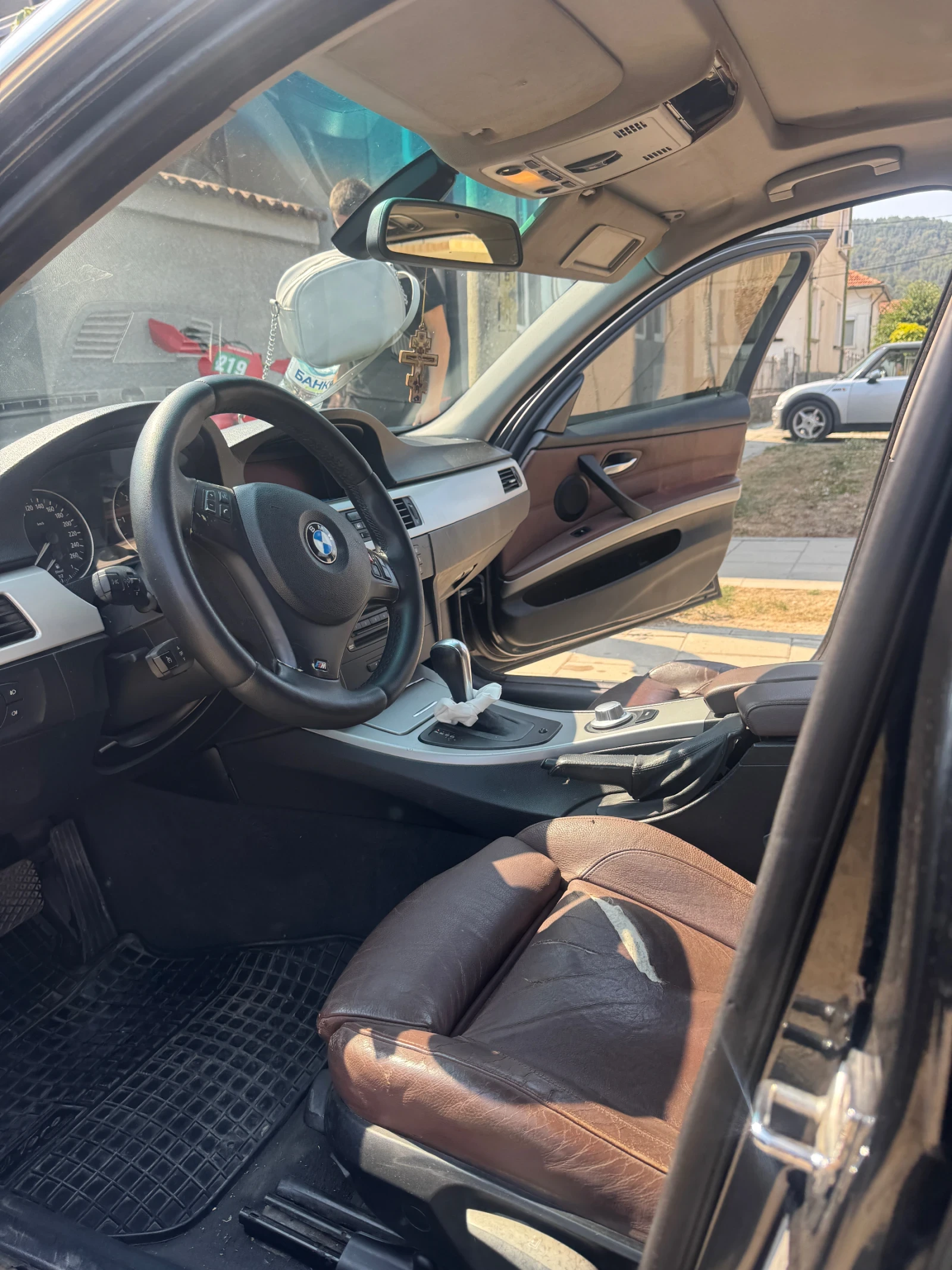 BMW 330, снимка 10 - Автомобили и джипове - 56070520