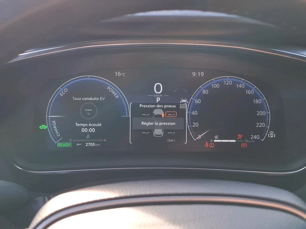 Toyota Corolla TS facelift Hybrid 140hp 2023 e-CVT 143910km, снимка 9 - Автомобили и джипове - 56080550