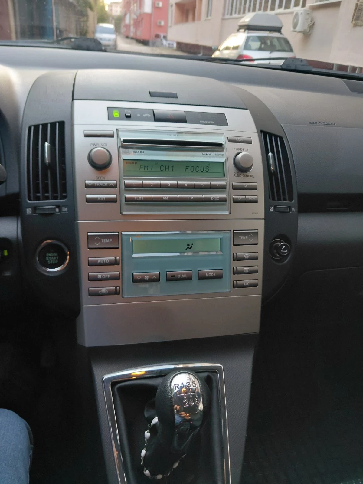 Toyota Corolla verso, снимка 8 - Автомобили и джипове - 56443305