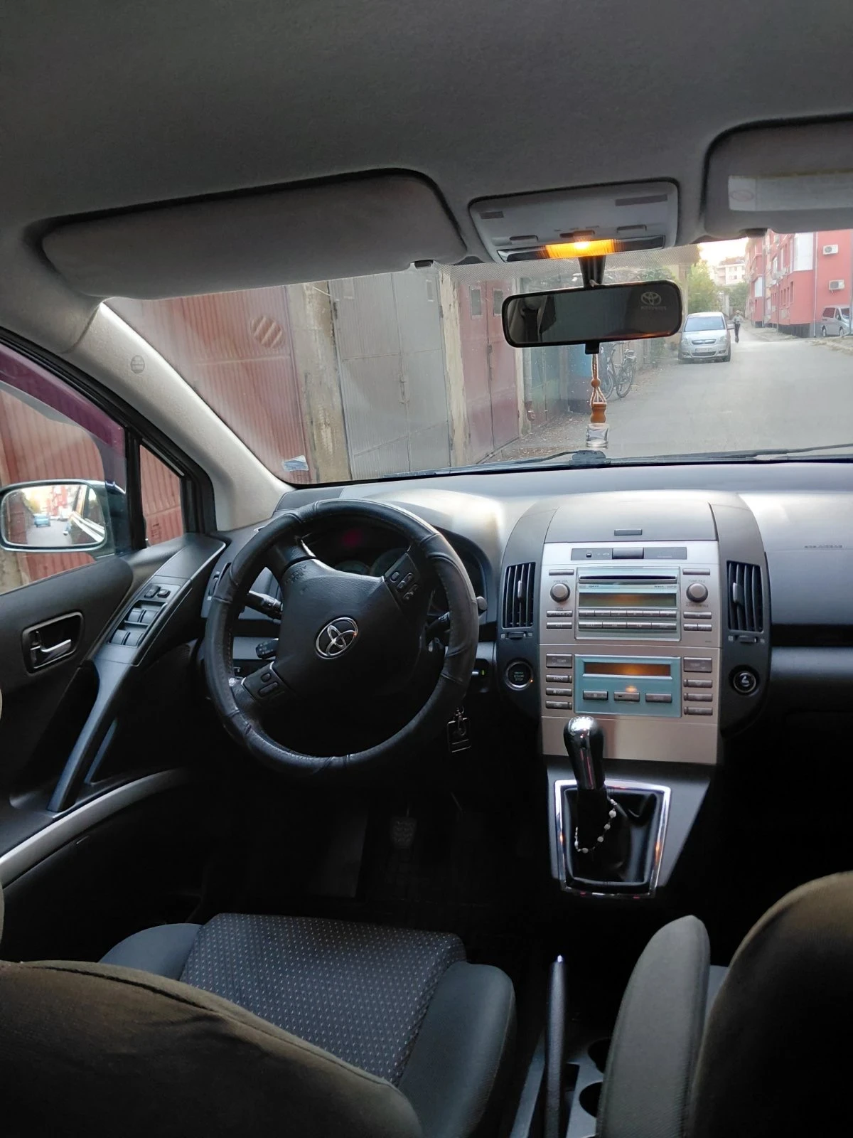 Toyota Corolla verso, снимка 4 - Автомобили и джипове - 56443305