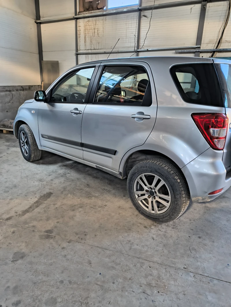 Daihatsu Terios, снимка 2 - Автомобили и джипове - 49042565