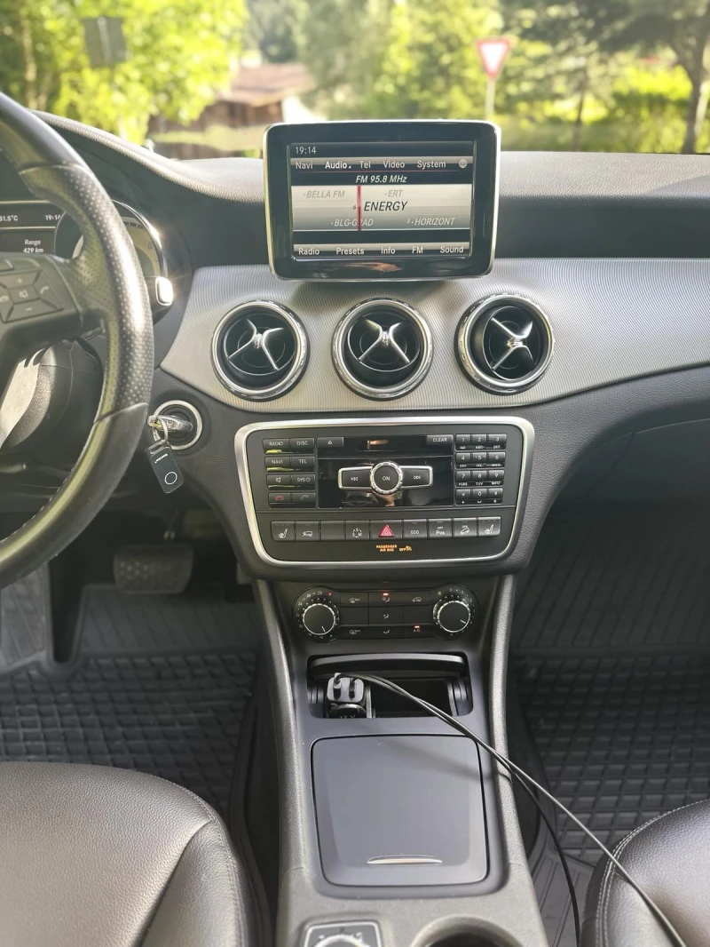 Mercedes-Benz GLA 200 4х4, снимка 9 - Автомобили и джипове - 49046416