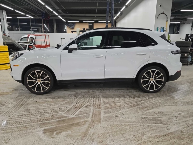 Porsche Cayenne AWD 2023* CARFAX * БЕЗ ПЪРВОНАЧАЛНА ВНОСКА, снимка 3 - Автомобили и джипове - 52834131