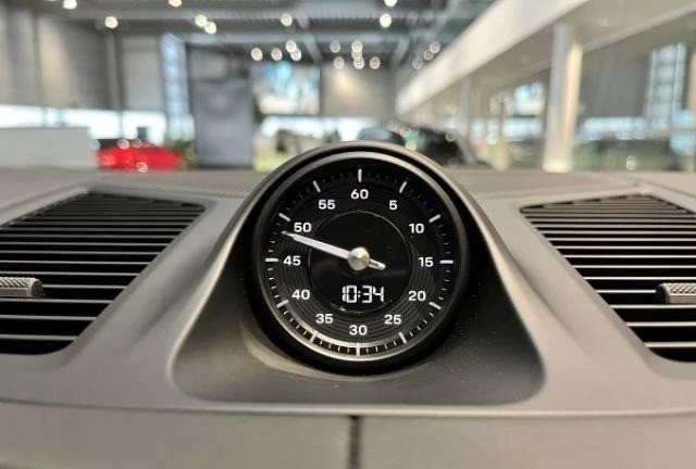 Porsche Cayenne E-HYBRID/FACELIFT/BOSE/LIFT/PANO/360/MATRIX/, снимка 11 - Автомобили и джипове - 53153513