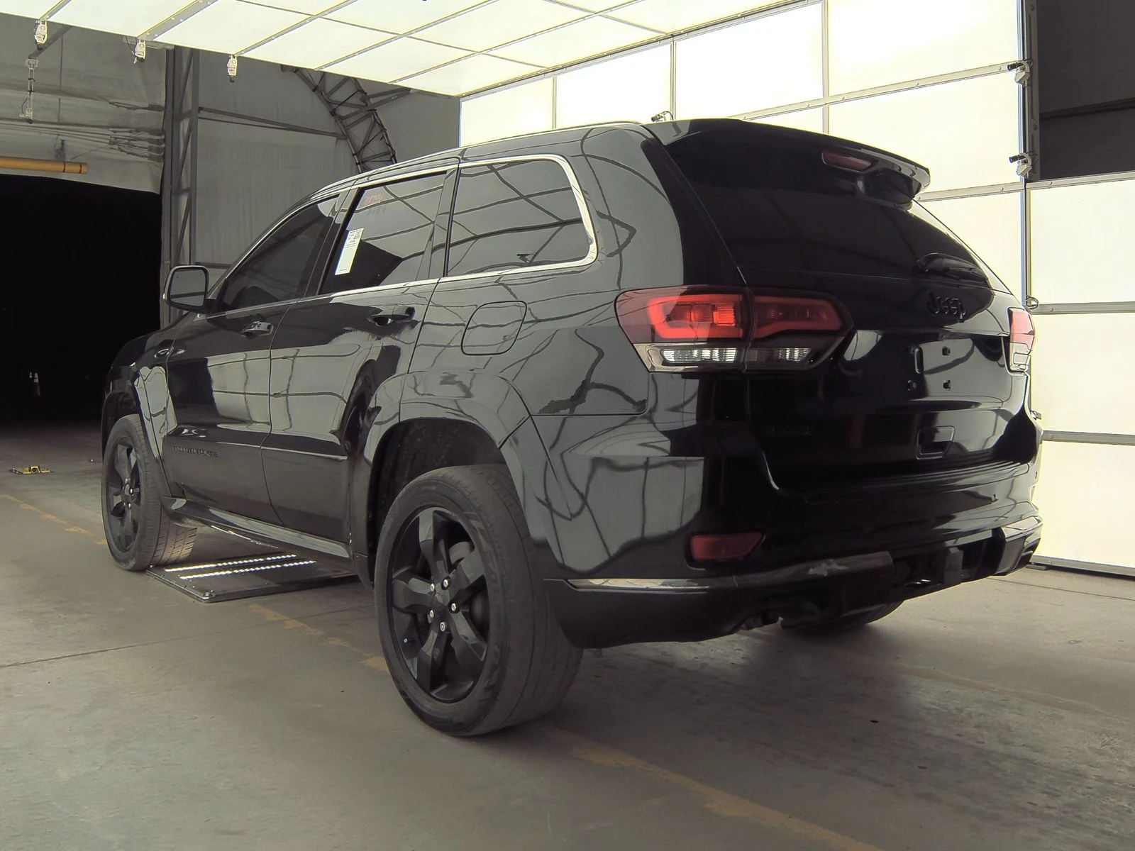 Jeep Grand cherokee High Altitude 5.7 Обдух* Дистроник* 8ZF* Пано*  - изображение 6