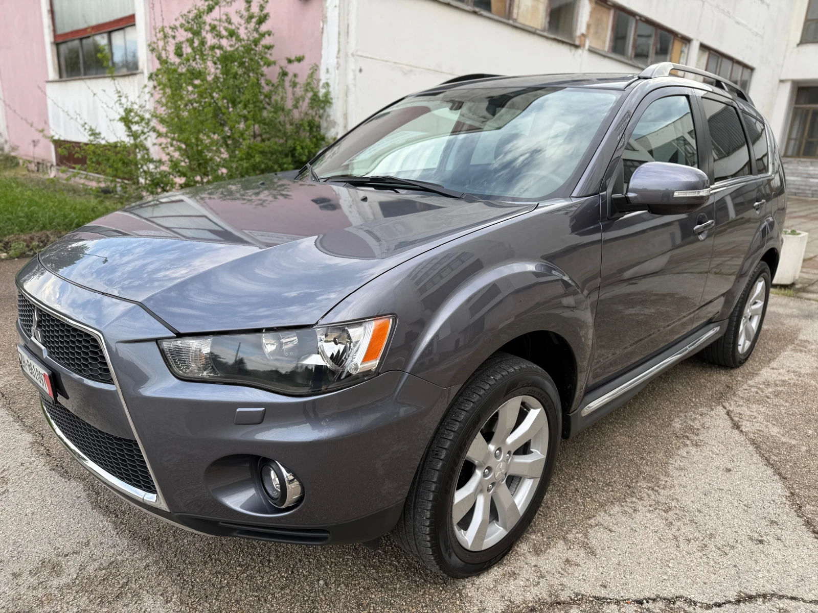 Mitsubishi Outlander 2.4i / AUTOMATIC / - изображение 6