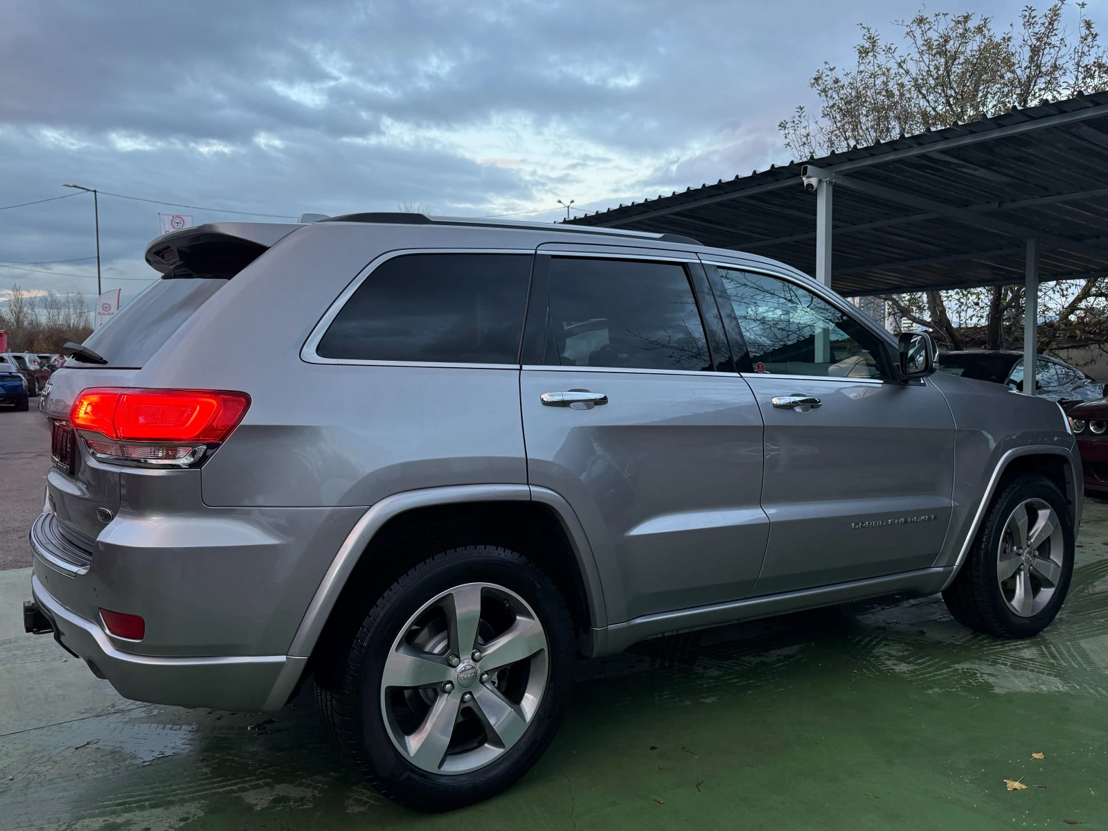 Jeep Grand cherokee OVERLAND - изображение 4