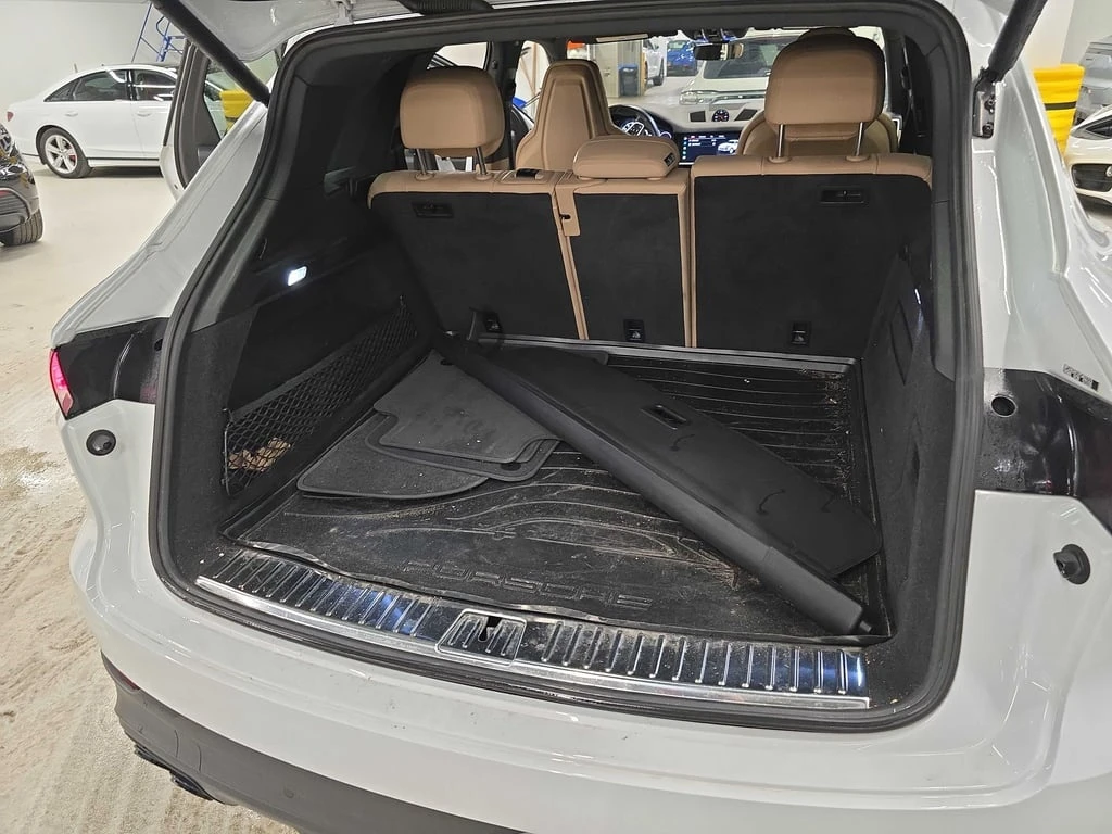 Porsche Cayenne AWD 2023* CARFAX * ��� ������������ ������ | Mobile.bg � ����������� 11