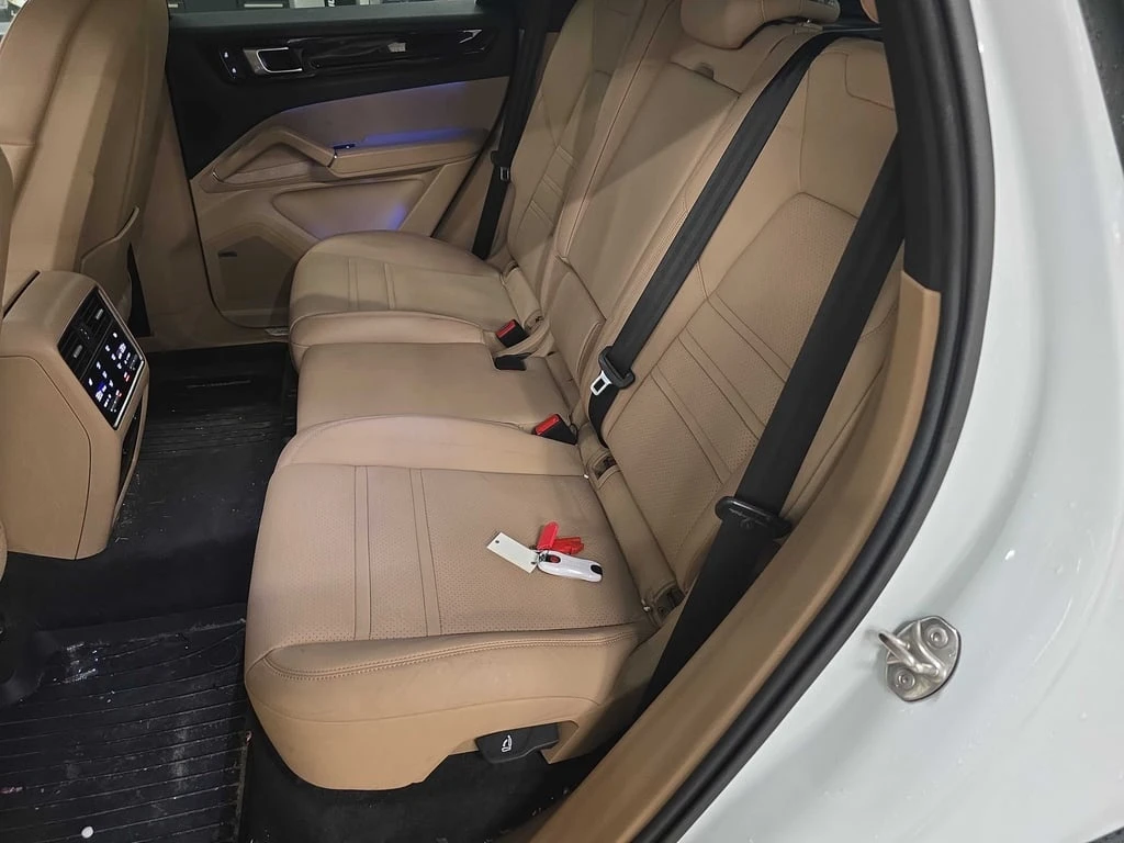 Porsche Cayenne AWD 2023* CARFAX * БЕЗ ПЪРВОНАЧАЛНА ВНОСКА - изображение 10