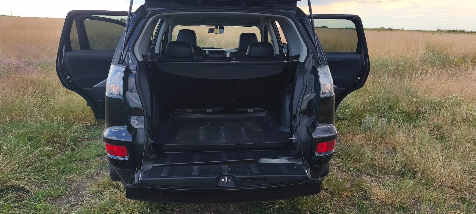 Mitsubishi Outlander, снимка 10 - Автомобили и джипове - 55212050