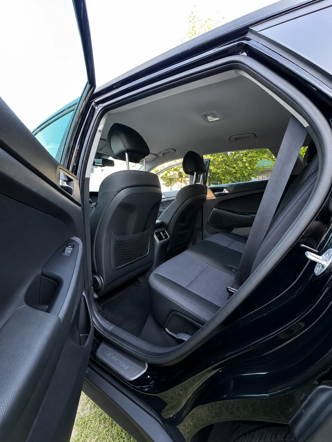 Hyundai Tucson 1.7CRDI/Сменени Вериги/Парктроник/Камера/Keyless, снимка 12 - Автомобили и джипове - 55479670