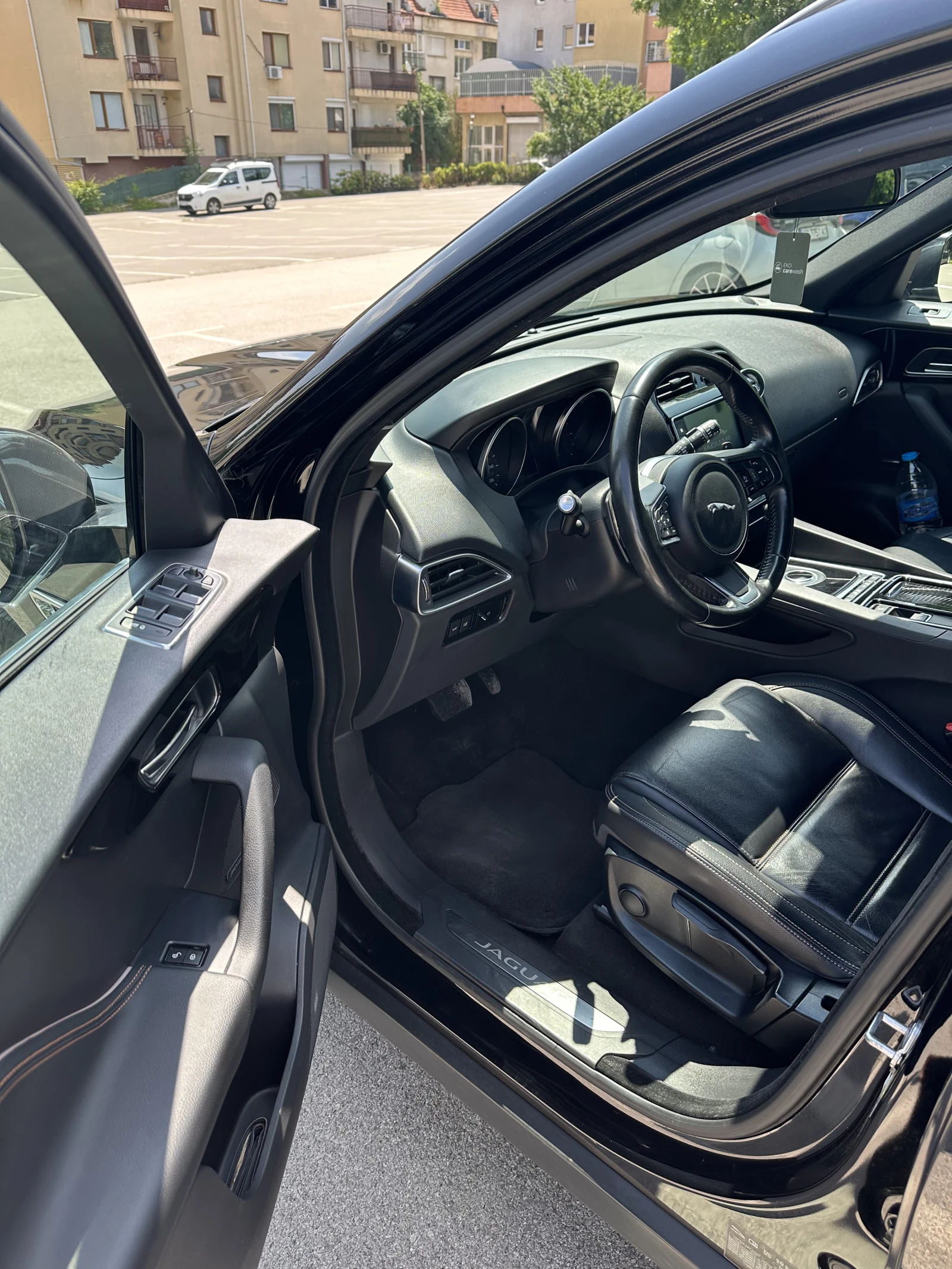 Jaguar F-PACE 2.0d PRESTIGE AWD Full Top ГАРАЖЕН ВЕРИГИ на 30000, снимка 9 - Автомобили и джипове - 56056977