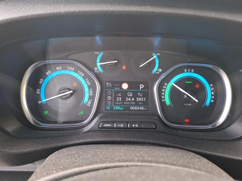 Citroen Jumpy e-Jumpy 75 kWh - 6, 000 km!!!, снимка 13 - Бусове и автобуси - 52611182