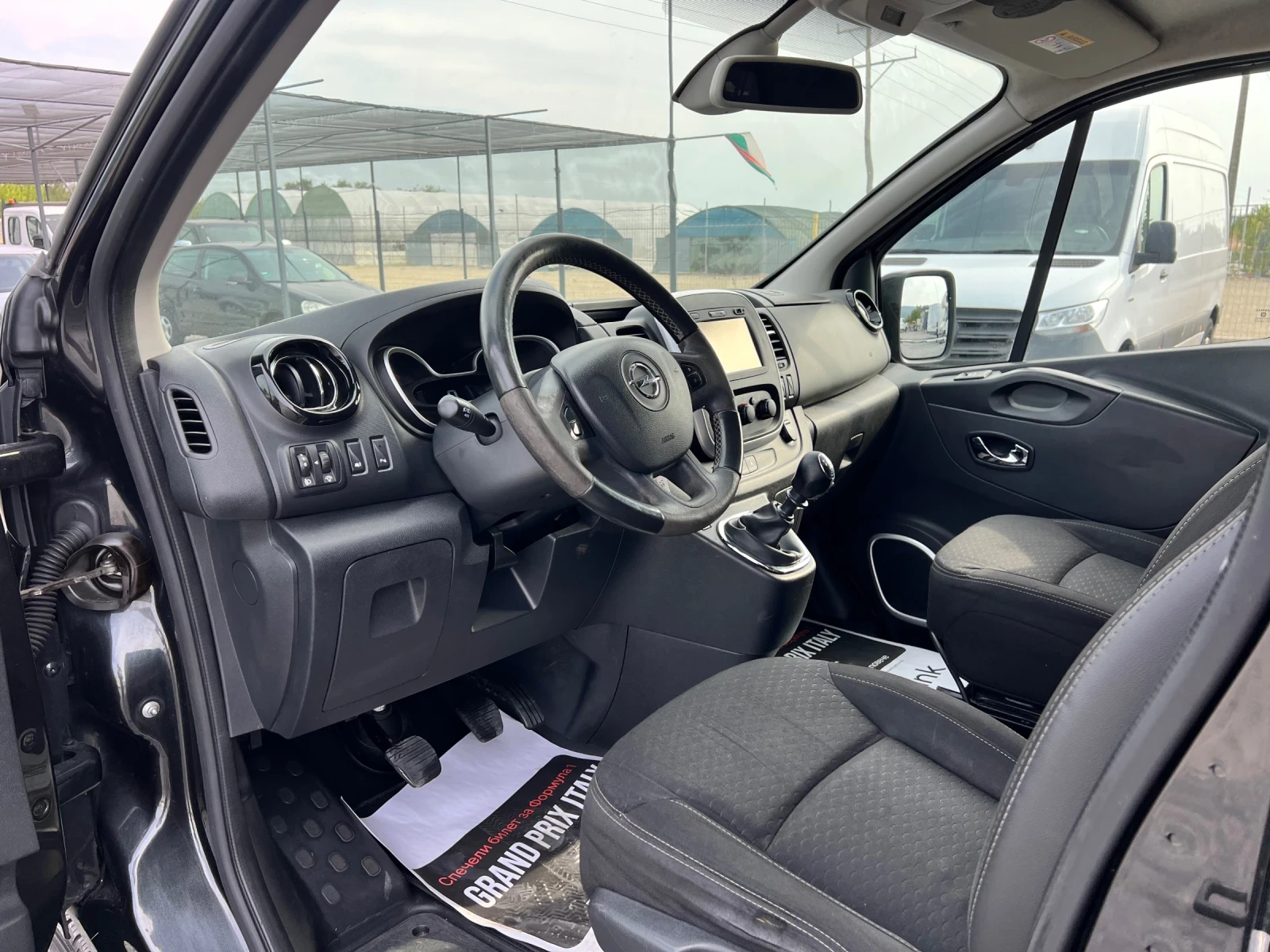 Opel Vivaro ТОВАРОПЪТНИЧЕСКИ, снимка 8 - Бусове и автобуси - 55791526