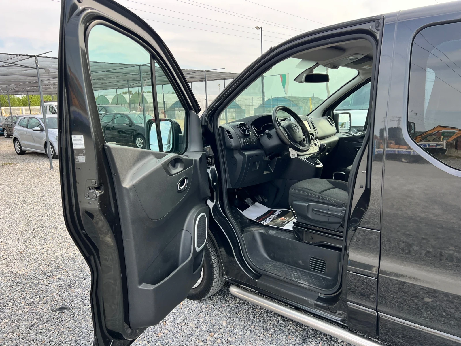 Opel Vivaro ТОВАРОПЪТНИЧЕСКИ, снимка 7 - Бусове и автобуси - 55791526