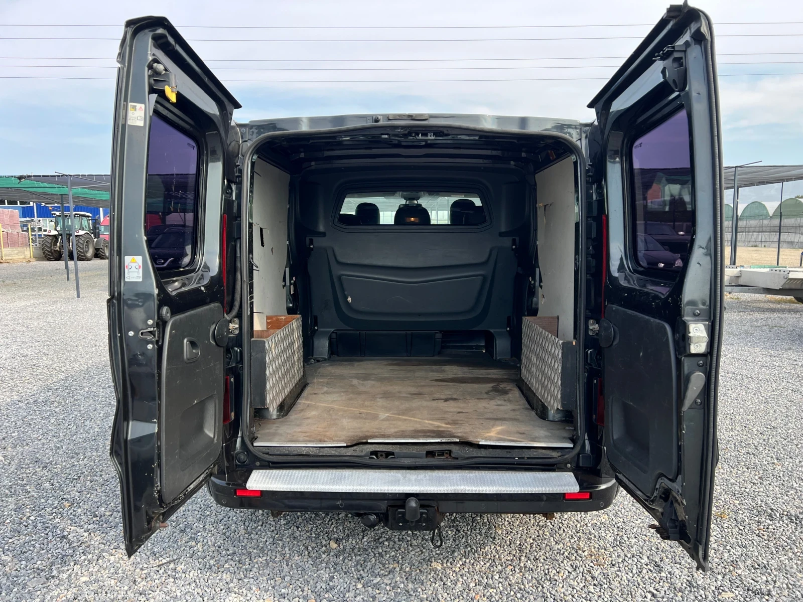 Opel Vivaro ТОВАРОПЪТНИЧЕСКИ, снимка 12 - Бусове и автобуси - 55791526