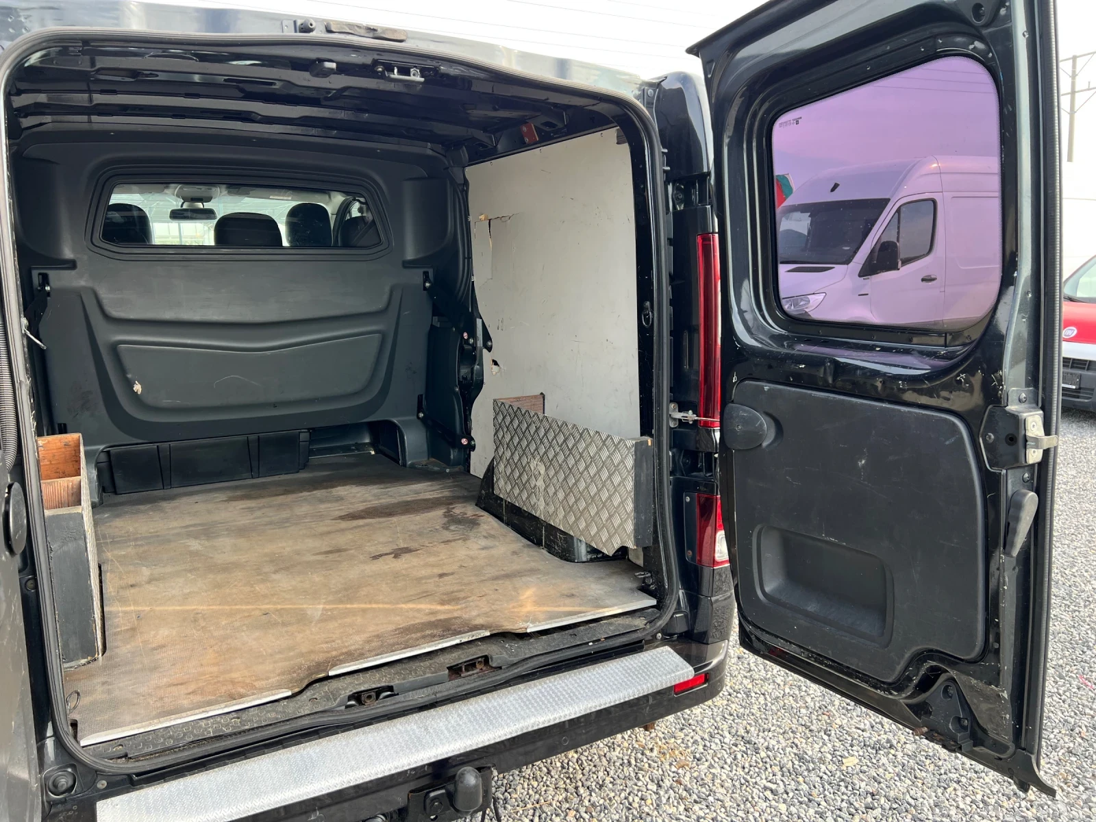 Opel Vivaro ТОВАРОПЪТНИЧЕСКИ, снимка 13 - Бусове и автобуси - 55791526