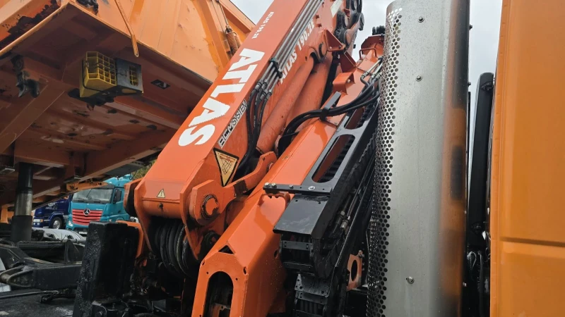 Iveco Trakker 26T45 / ATLAS 190 кран / 6Х4 / тристр.самосвал, снимка 5 - Камиони - 51943743