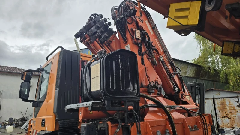 Iveco Trakker 26T45 / ATLAS 190 кран / 6Х4 / тристр.самосвал, снимка 7 - Камиони - 51943743