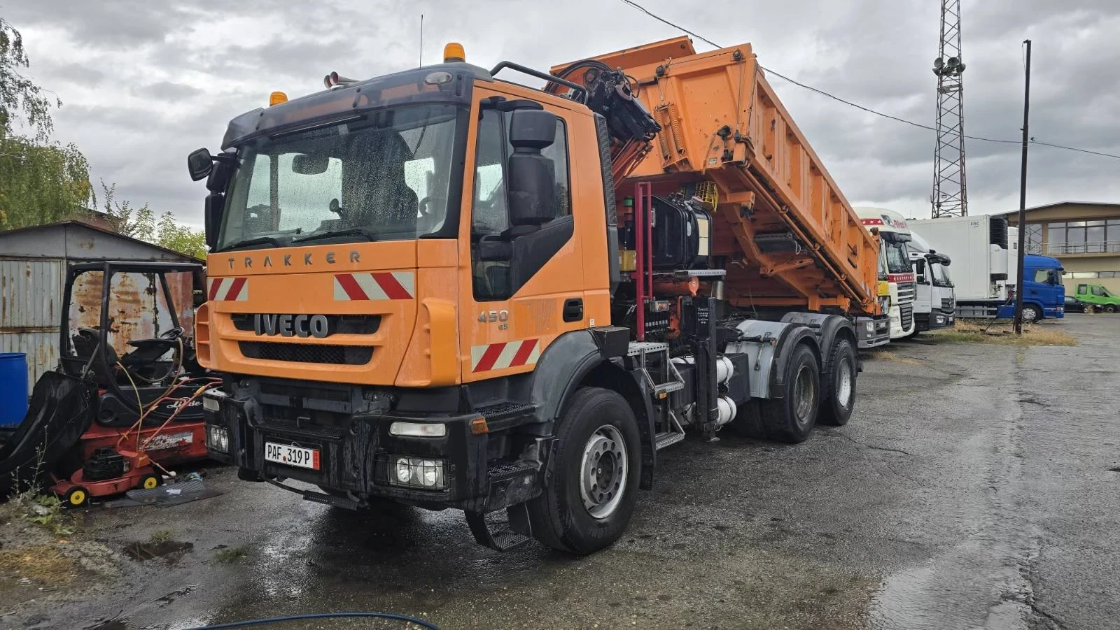 Iveco Trakker 26T45 / ATLAS 190 кран / 6Х4 / тристр.самосвал, снимка 1