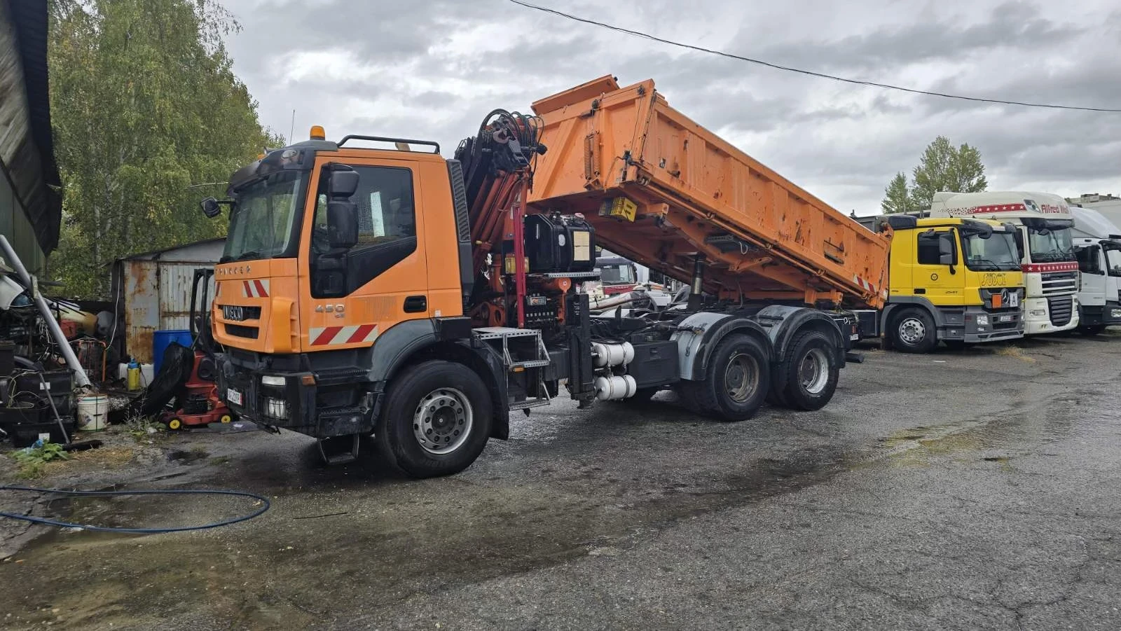 Iveco Trakker 26T45 / ATLAS 190 кран / 6Х4 / тристр.самосвал - изображение 2