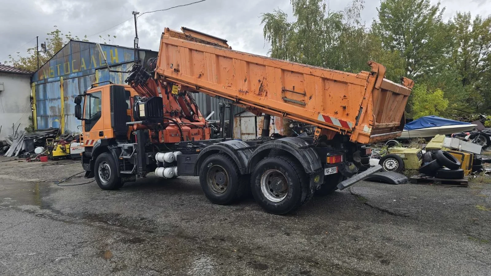 Iveco Trakker 26T45 / ATLAS 190 кран / 6Х4 / тристр.самосвал - изображение 6