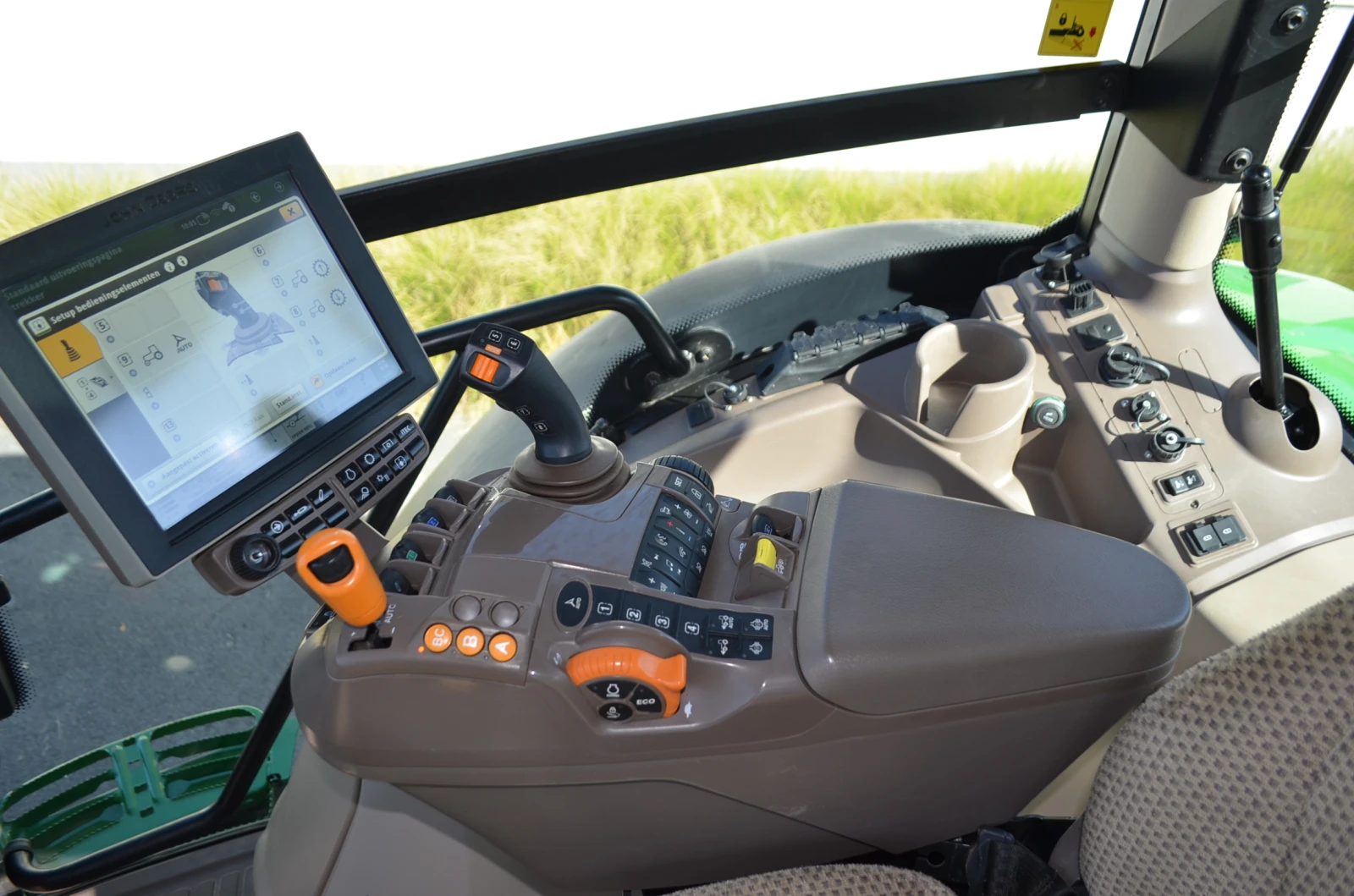 Трактор John Deere 6R215 Direct Drive, снимка 9 - Селскостопанска техника - 55937843