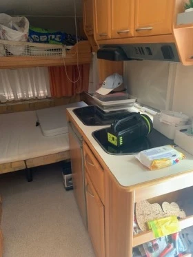 Каравана Knaus 450 , снимка 7