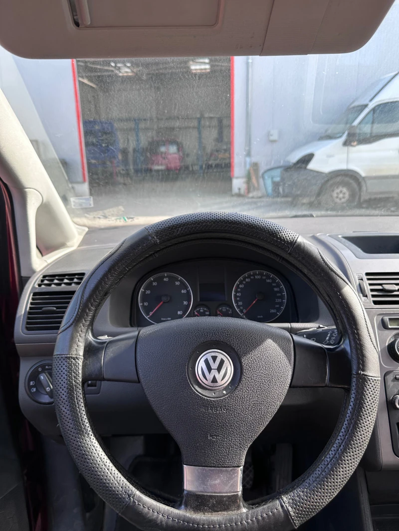 VW Touran Фабричен Метан BSX, снимка 10 - Автомобили и джипове - 48253252