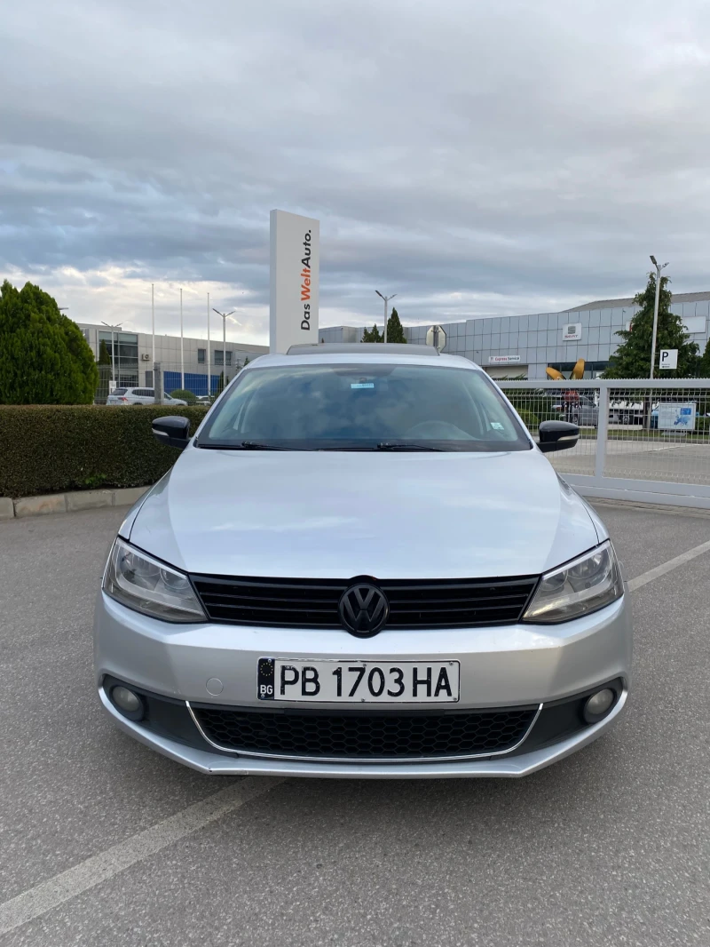 VW Jetta 2.0 TDI / NAVI / START STOP / KEYLESS, снимка 2 - Автомобили и джипове - 47260535