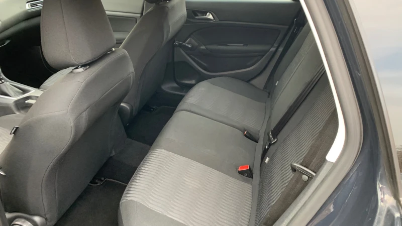 Peugeot 308 1.2i, снимка 8 - Автомобили и джипове - 52359545