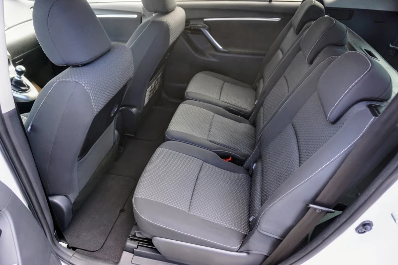 Toyota Verso 2.0D ACTIVE , снимка 12 - Автомобили и джипове - 51898449