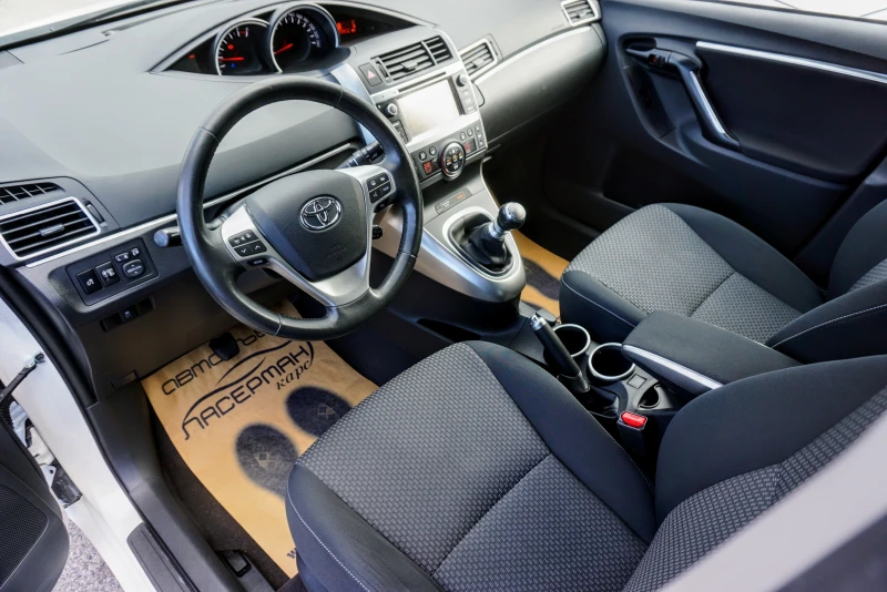 Toyota Verso 2.0D ACTIVE , снимка 6 - Автомобили и джипове - 51898449