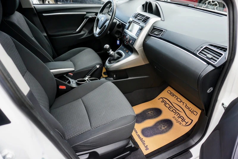 Toyota Verso 2.0D ACTIVE , снимка 9 - Автомобили и джипове - 51898449