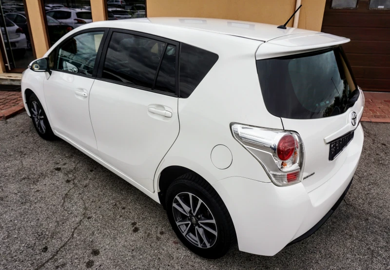 Toyota Verso 2.0D ACTIVE , снимка 4 - Автомобили и джипове - 51898449