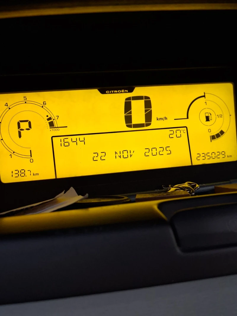 Citroen Grand C4 Picasso, снимка 12 - Автомобили и джипове - 52504620