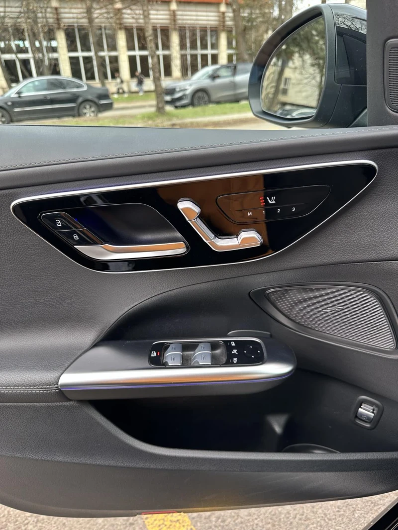 Mercedes-Benz C 300 4matic, снимка 6 - Автомобили и джипове - 53103501