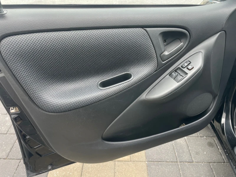 Toyota Yaris 1.4/D4D/КЛИМА/4 врати/РЕГИСТРИРАНА/НОВИ ГУМИ, снимка 10 - Автомобили и джипове - 53108311