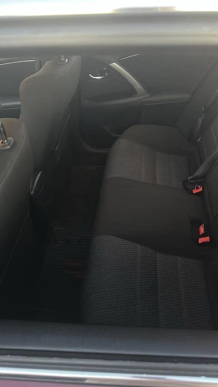 Toyota Avensis Бензин автомат, снимка 13 - Автомобили и джипове - 55467083