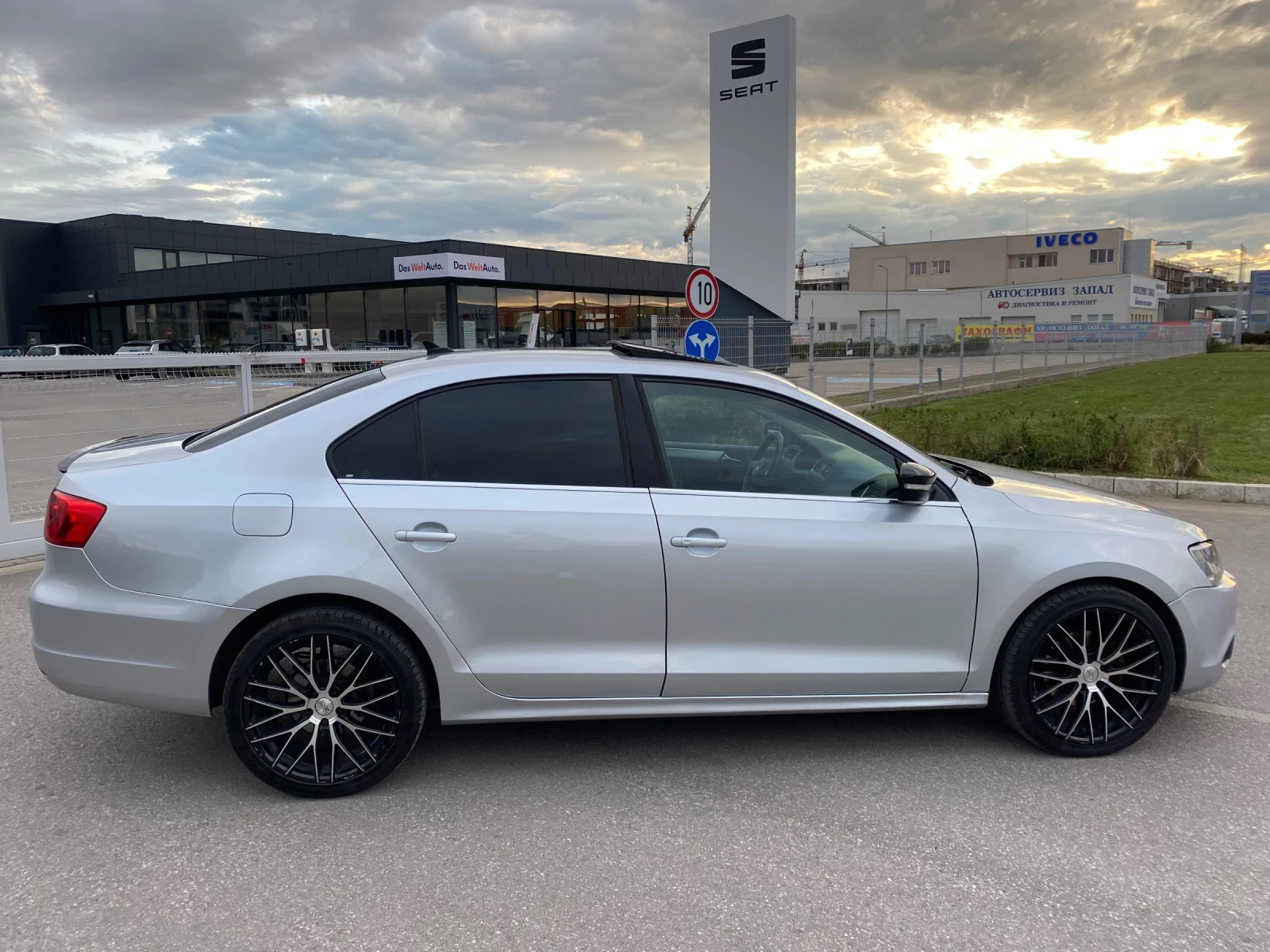 VW Jetta 2.0 TDI / NAVI / START STOP / KEYLESS - изображение 7