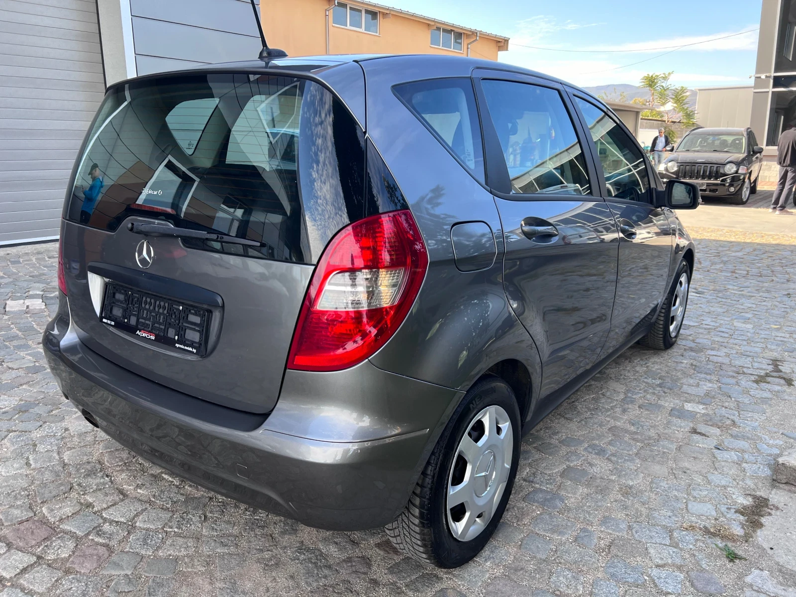 Mercedes-Benz A 150 1.5i  - изображение 5