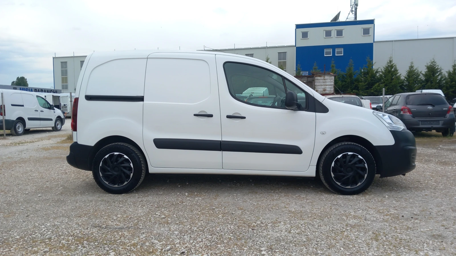 Peugeot Partner 1.6HDI-163000км/КЛИМАТИК/АВТОПИЛОТ/EURO6 - изображение 7