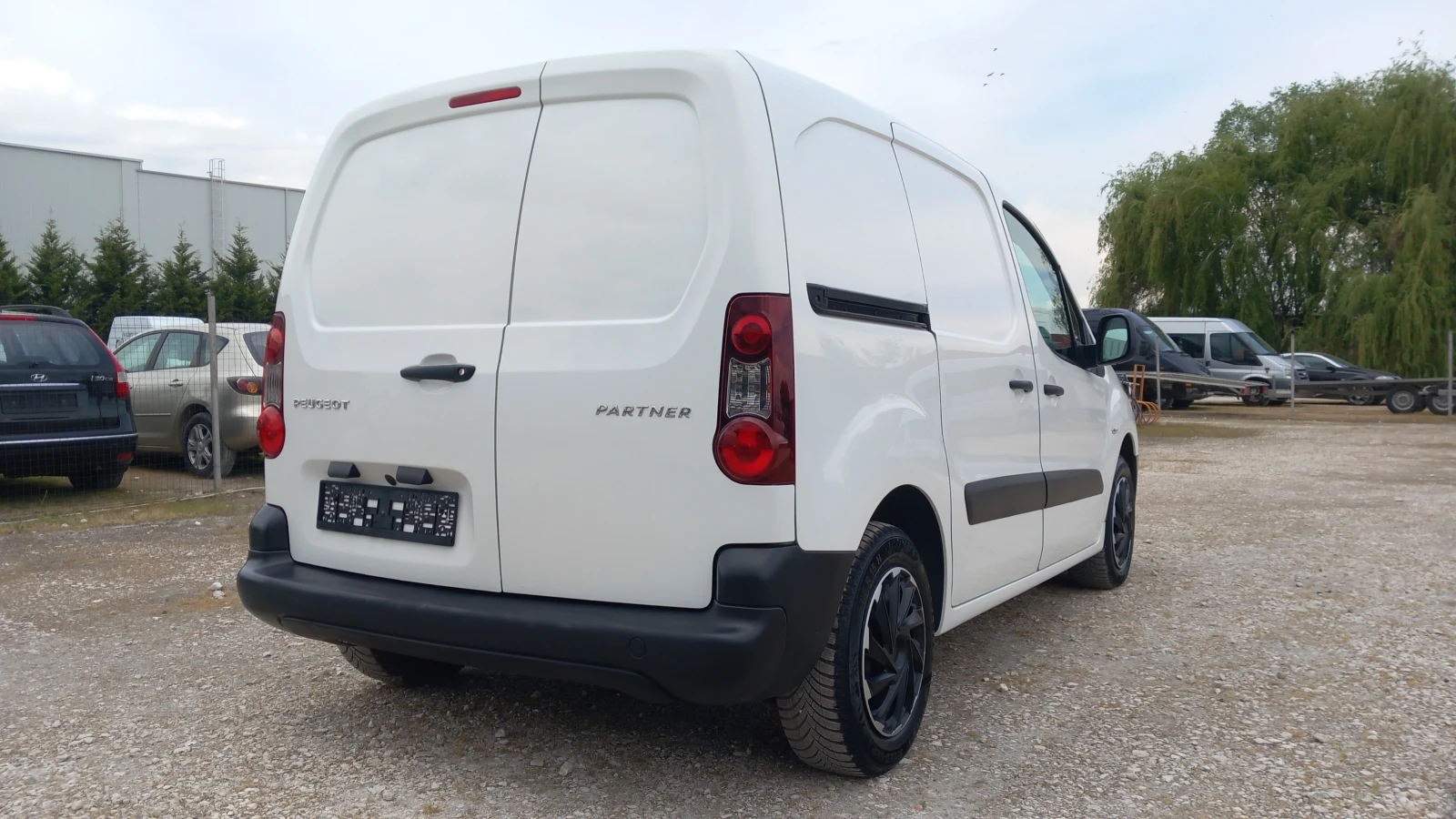 Peugeot Partner 1.6HDI-163000км/КЛИМАТИК/АВТОПИЛОТ/EURO6 - изображение 4