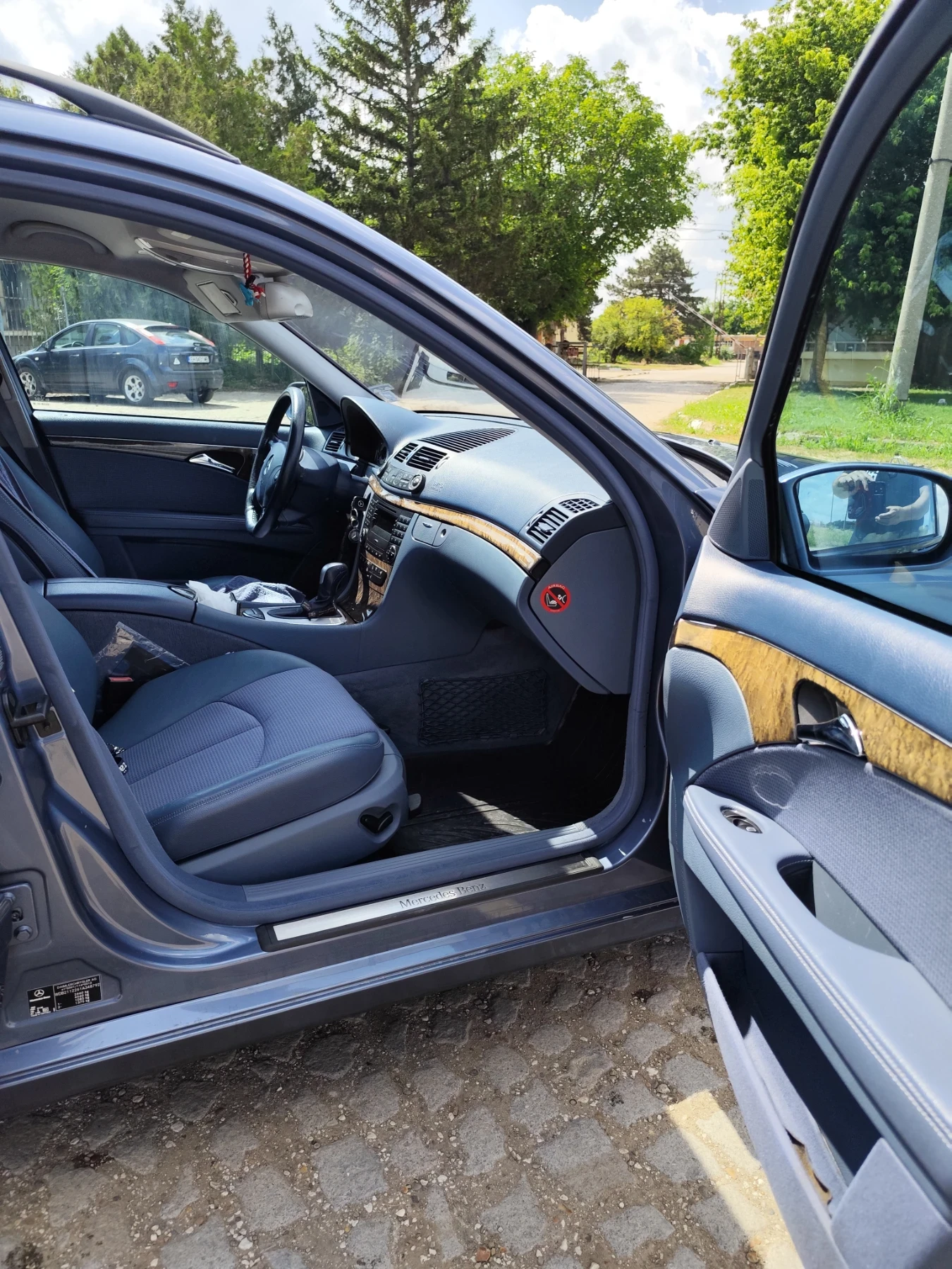 Mercedes-Benz E 320  - изображение 9
