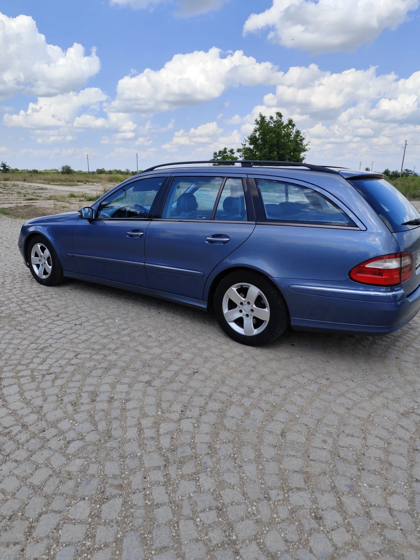 Mercedes-Benz E 320  - изображение 2