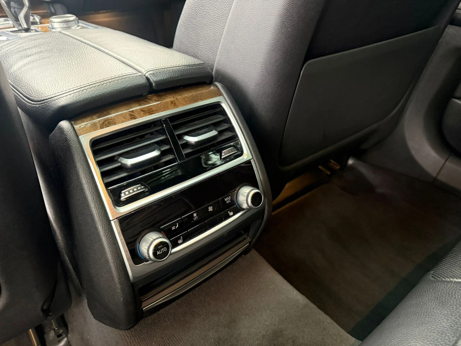 BMW 740   BMW 740d M Sport* LASER* 360* H | Mobile.bg   11