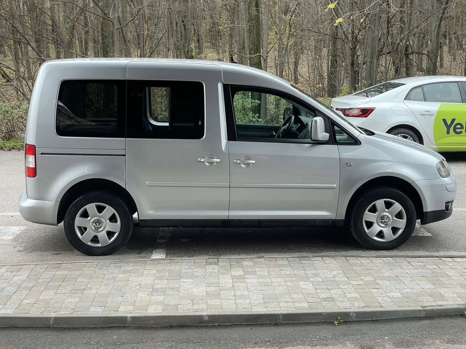 VW Caddy LIFE * 1.6i *  *  *  *  | Mobile.bg   8