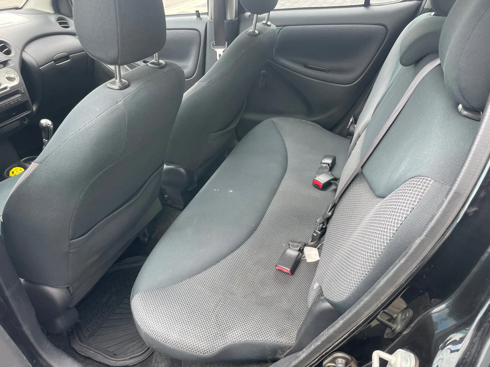 Toyota Yaris 1.4/D4D/КЛИМА/4 врати/РЕГИСТРИРАНА/НОВИ ГУМИ - изображение 9