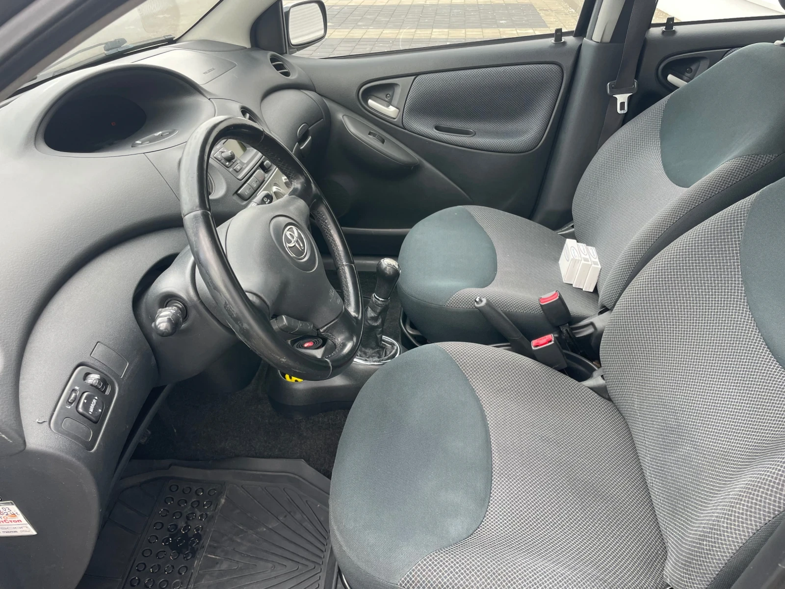 Toyota Yaris 1.4/D4D/КЛИМА/4 врати/РЕГИСТРИРАНА/НОВИ ГУМИ - изображение 7