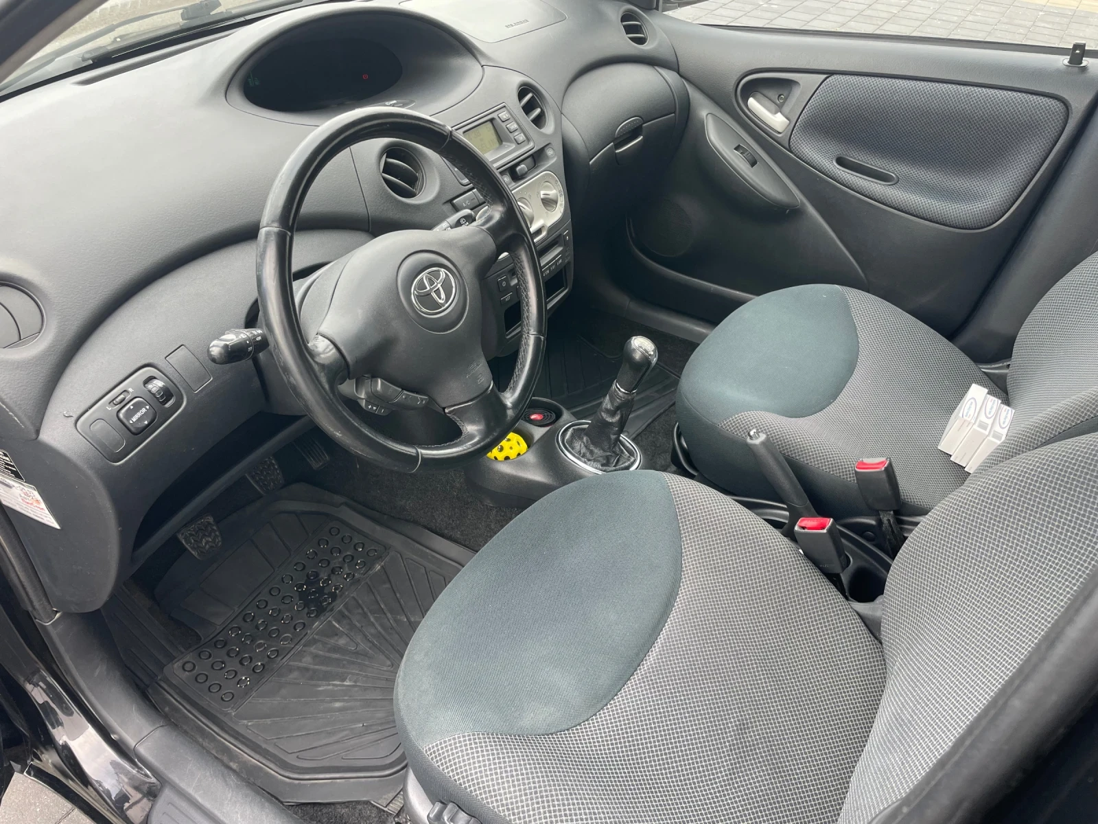 Toyota Yaris 1.4/D4D/КЛИМА/4 врати/РЕГИСТРИРАНА/НОВИ ГУМИ - изображение 8
